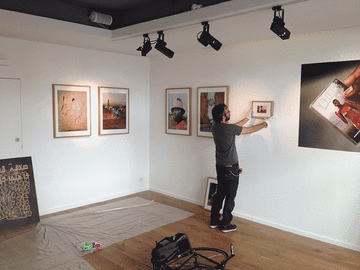 View from Uchronia’s hanging at 12Mail Gallery in Paris. Uchronia in the press : (link: https://next.liberation.fr/culture/2015/09/13/un-mali-facon-uchronie_1381696 text: Libération) - (link: https://www.franceculture.fr/emissions/ping-pong/uchronie-au-mali-et-chirurgie-artistique-lyon-avec-maciek-pozoga-kader-attia text: France Culture) - Vice US - © Maciek Pożoga