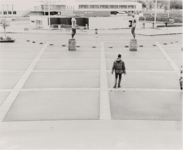 *Sans titre (course à pied)*, Lycée Magendie, Bordeaux (33), 2015 - © Maciek Pożoga